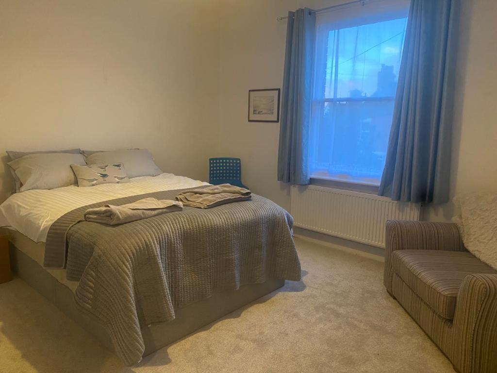 Hollies House Holiday home Retford